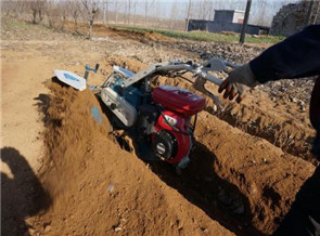 多功用澳门二四六宝典跑狗图開溝機